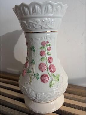 64/200 Belleek Archive Garden Vase  150th Celebration Limited Edition unused